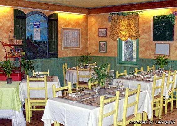 Hotel Restaurant La Chaumière Les Mureaux-Flins Ristorante foto