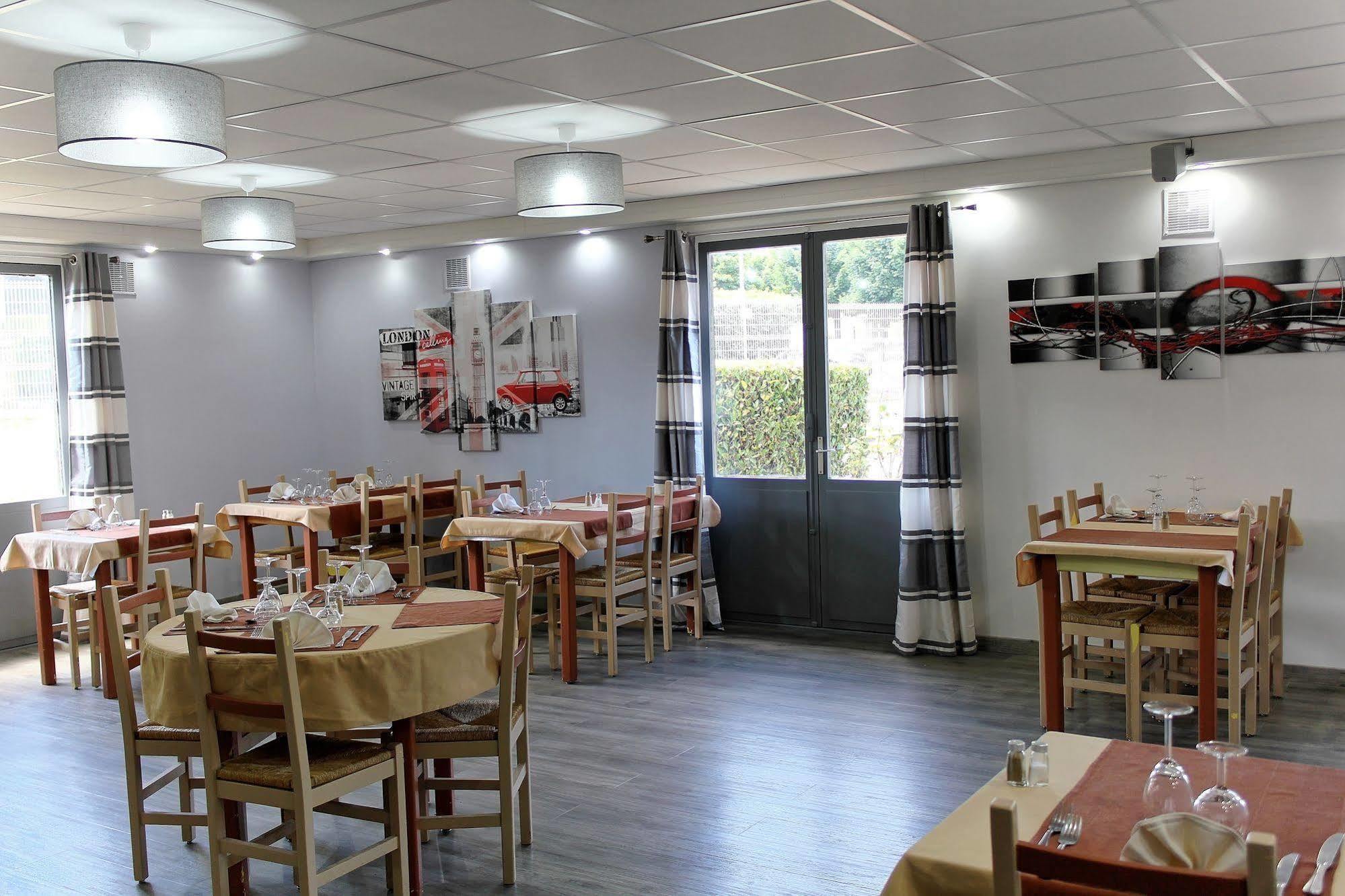 Hotel Restaurant La Chaumière Les Mureaux-Flins Esterno foto
